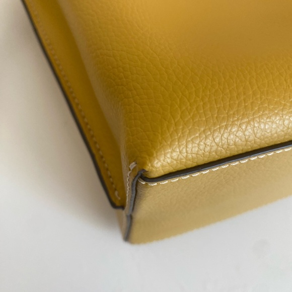 Coach Mollie Tote 25 in Yellow - Picture 4 of 9